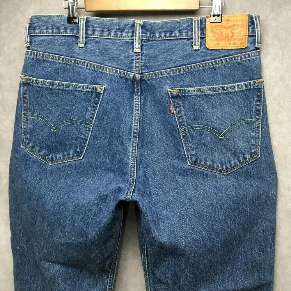 Levis Mens Jeans 550 Relaxed Fit Blue size 38x30 Cotton Denim Zipper Fly